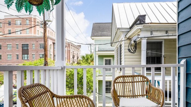 Property grounds - Plum Guide - The Personal Touch (Charleston)