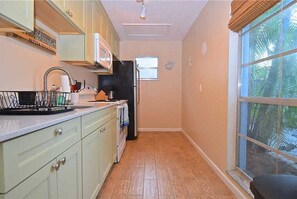 House, 1 King Bed with Sofa bed, Private Pool, Garden View | Private kitchen | Fridge, microwave, stovetop, dishwasher