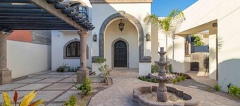 Momo's Casita in a prime central location.