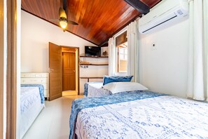 House | 3 bedrooms, individually decorated, iron/ironing board, free WiFi