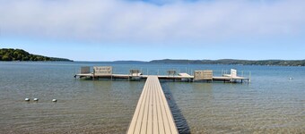 Crystal Comfort, Suite 1