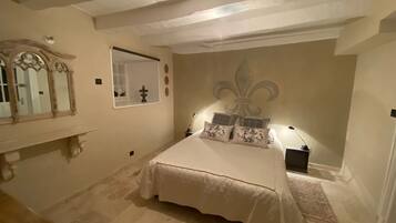 Premium Double Room, Ensuite, Park View