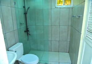 Bathroom - Beautiful clean condo with pool, perfect location!! (Sosúa)