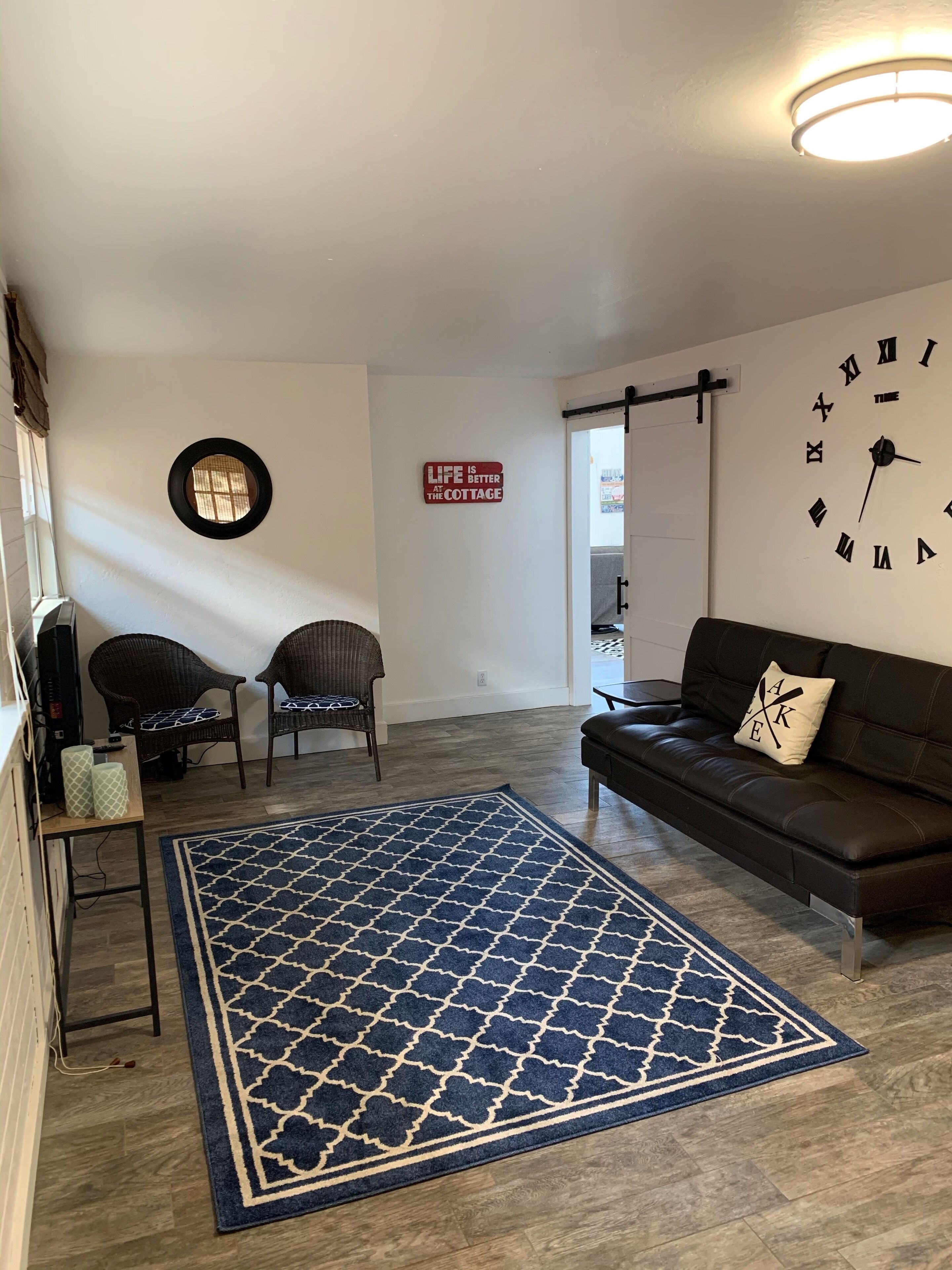 The Lake Cottage on Soda Bay-Pet Friendly, Private Deck, Dock, Beach & Kayaks