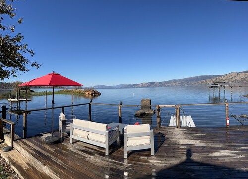 The Lake Cottage on Soda Bay-Pet Friendly, Private Deck, Dock & Kayaks