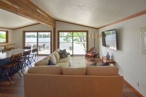 Smart-TV, Kamin, Videospiele