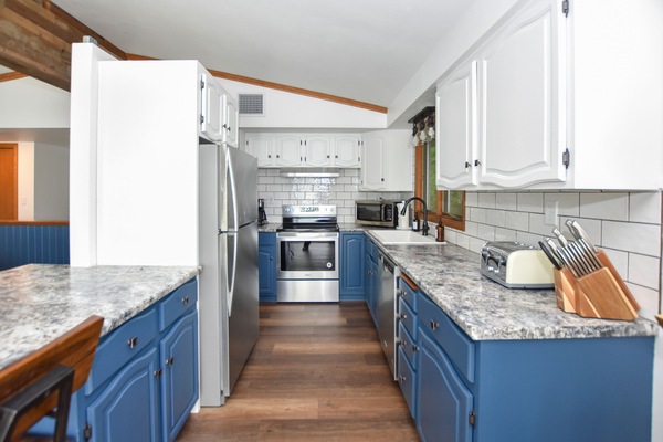 Frigorífic, microones, forn i placa de cuina