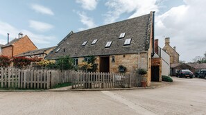 Exterior - Plum Guide - Boddingtons Barn (Chipping Campden)