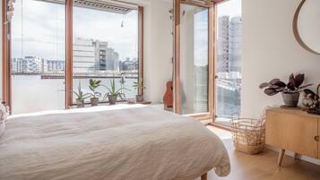 1 bedroom, iron/ironing board