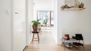 Interior - Plum Guide - Colour Coordinate (Copenhagen)