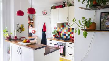 Microwave, dishwasher