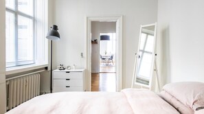 1 bedroom, iron/ironing board - Plum Guide - Midsummer (Copenhagen)