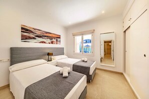 4 bedrooms, in-room safe, iron/ironing board, free WiFi