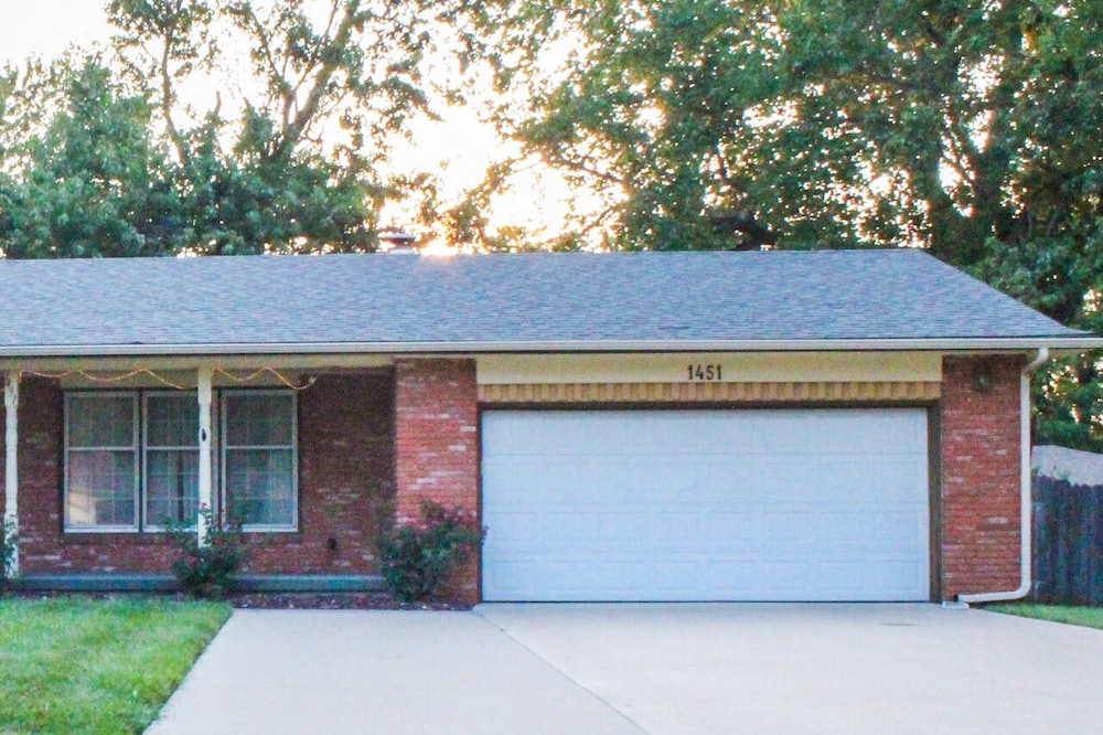 Kansas home away from home near Main Street McPherson, handicap accessible<br>