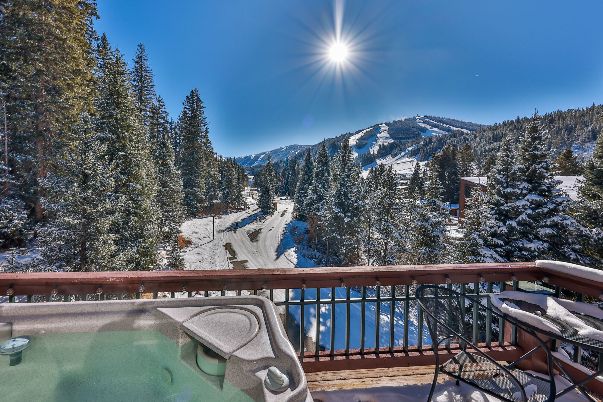AMAZING VIEWS and PRIVATE Hot Tub!  Walk to Winter Park Resort!