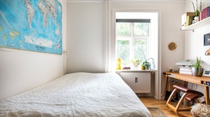 1 bedroom, iron/ironing board - Plum Guide - Monologue (Copenhagen)