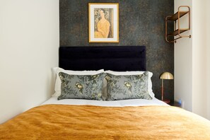 Room - Plum Guide - Lemon Tonic (London)