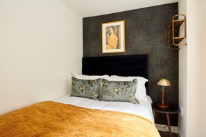 Room - Plum Guide - Lemon Tonic (London)