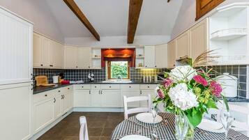 Microwave, dishwasher