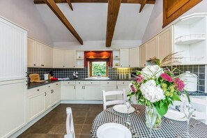 Lò vi sóng, máy rửa bát 