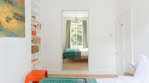 3 bedrooms, iron/ironing board