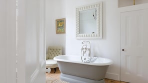 Bathtub