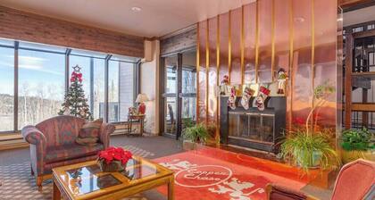 Condo 106, Wifi, Community Pool, Jacuzzi, Lounge,