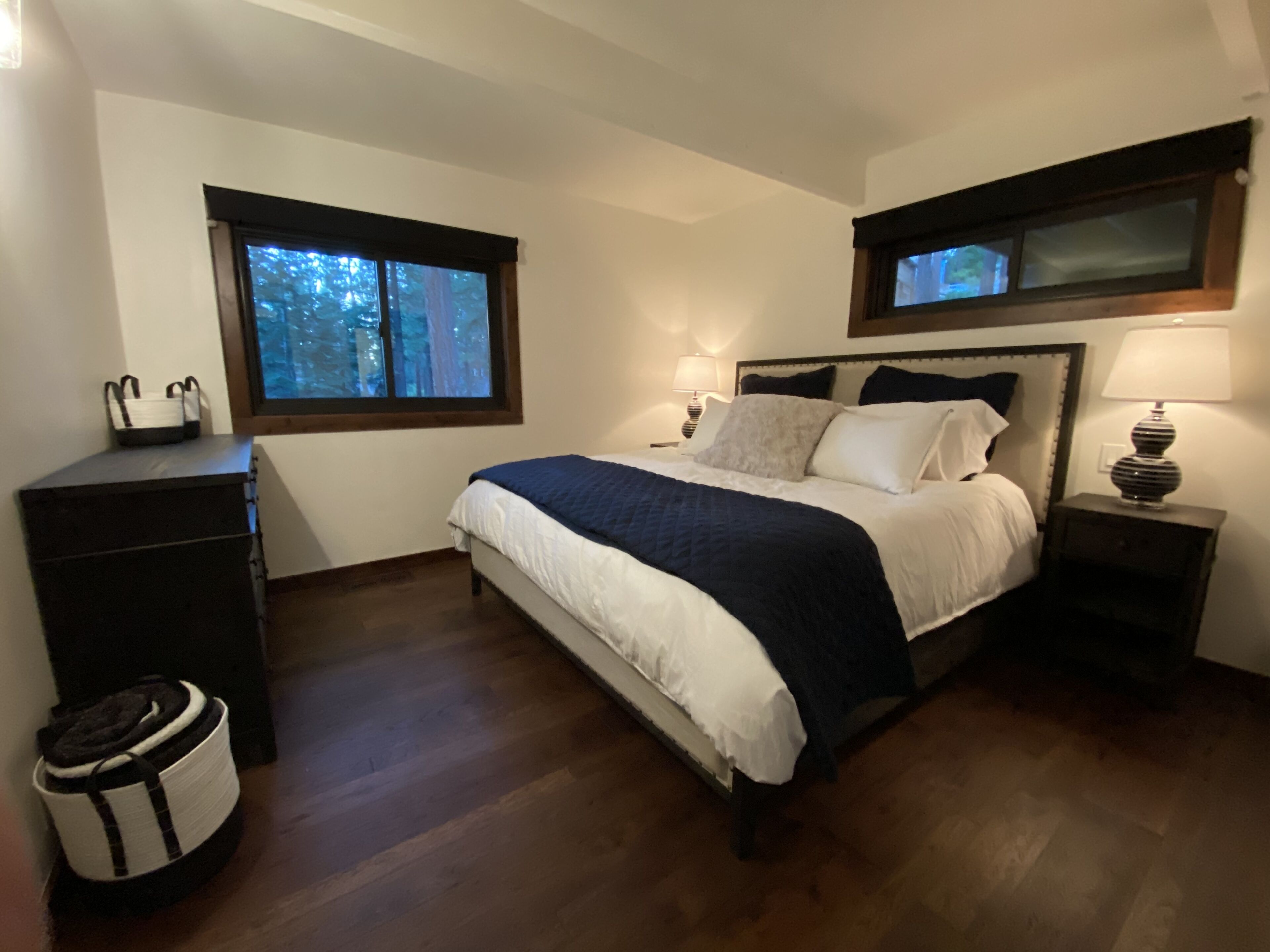 Memory Making Remodeled Tahoe Cabin - Minutes to Ski Slopes and Lake