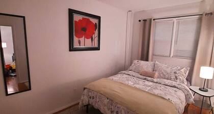 Pet Friendly Apartment minutes from NYC!