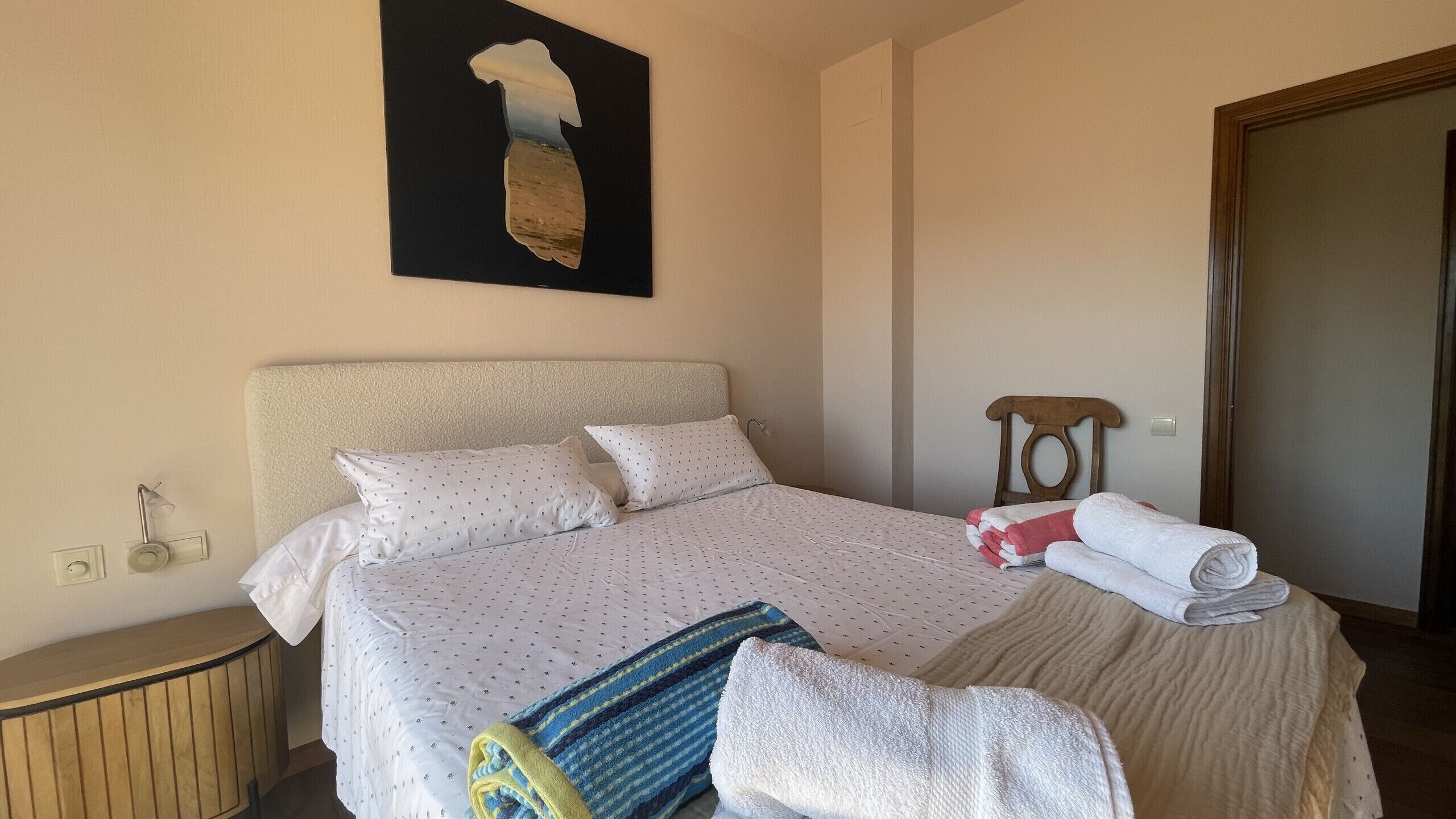 4 bedrooms, iron/ironing board, free WiFi, bed sheets