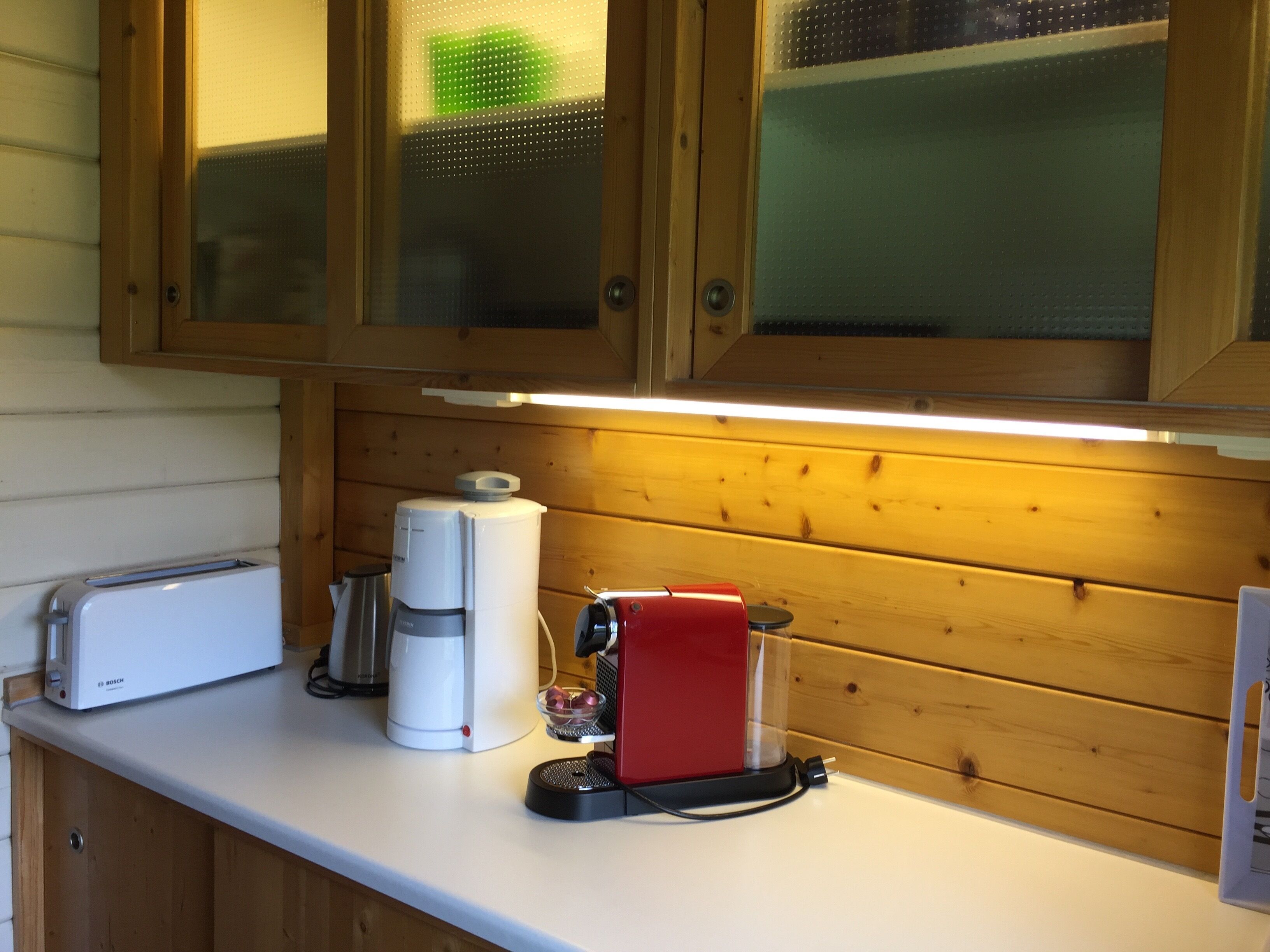 Romantic Wooden Lodge, single, absolutely quiet, natural swimming pool, sauna