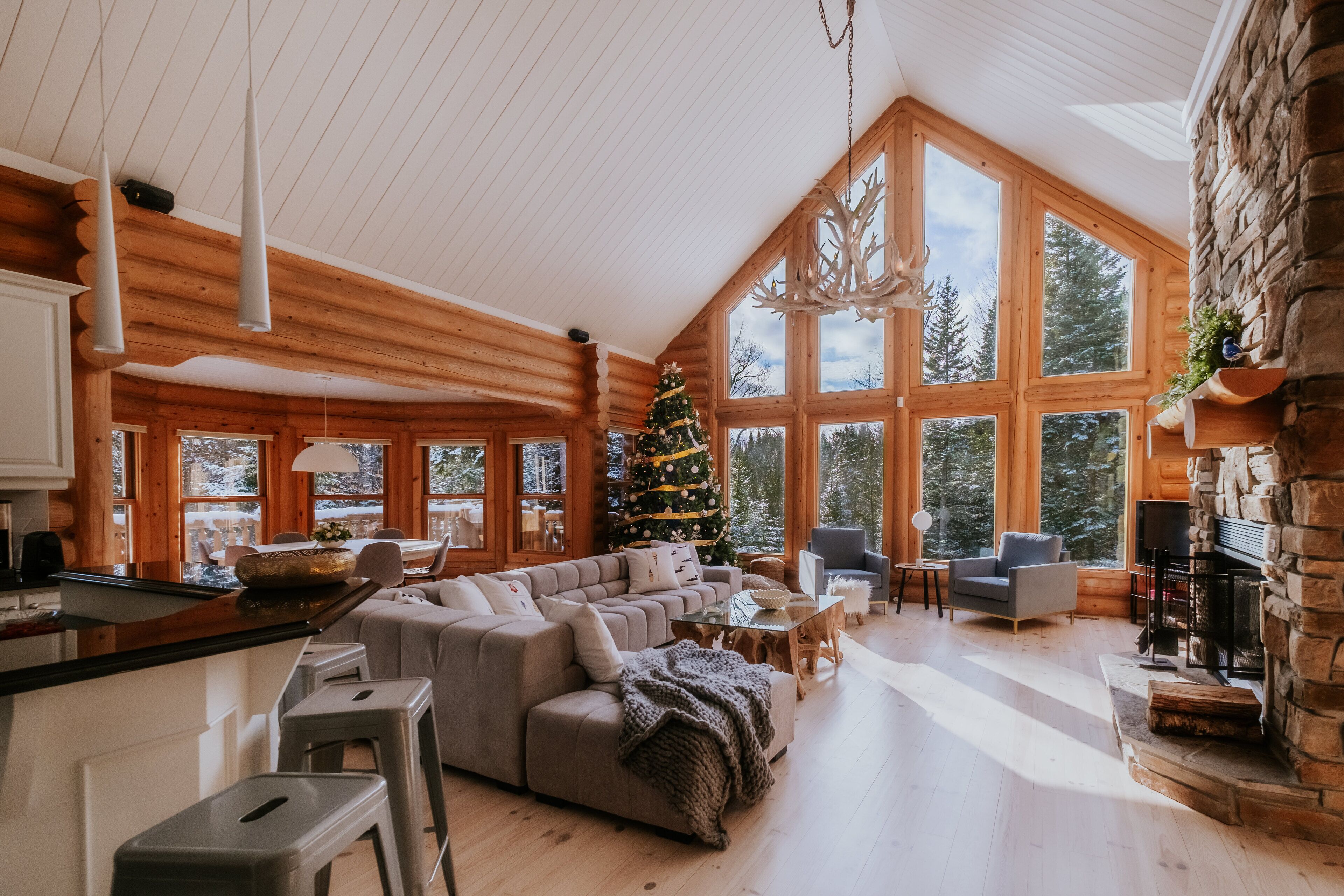 Chalet Blue Jay Spa at Fiddler's Lake