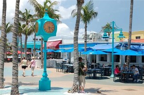 Condo, 1 King Bed, Private Pool, Ocean View | Outdoor dining