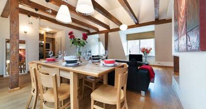 Luxurious 2 bedroom Old Town apart
