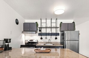 Fridge, microwave, stovetop, dishwasher