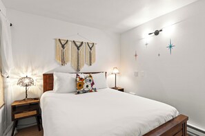 1 bedroom, iron/ironing board, Internet, bed sheets