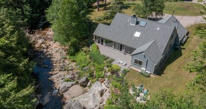 Picturesque Ski getaway close to Loon Mountain and Waterville Valley Ski Resorts