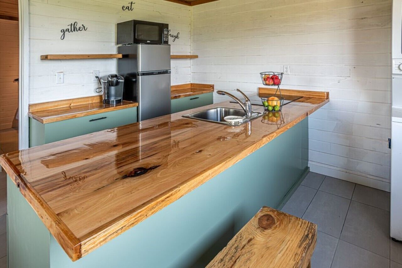 Ultimate Hikers and Bikers Pit Stop to Clean up and Wind Down (no cleaning fee)