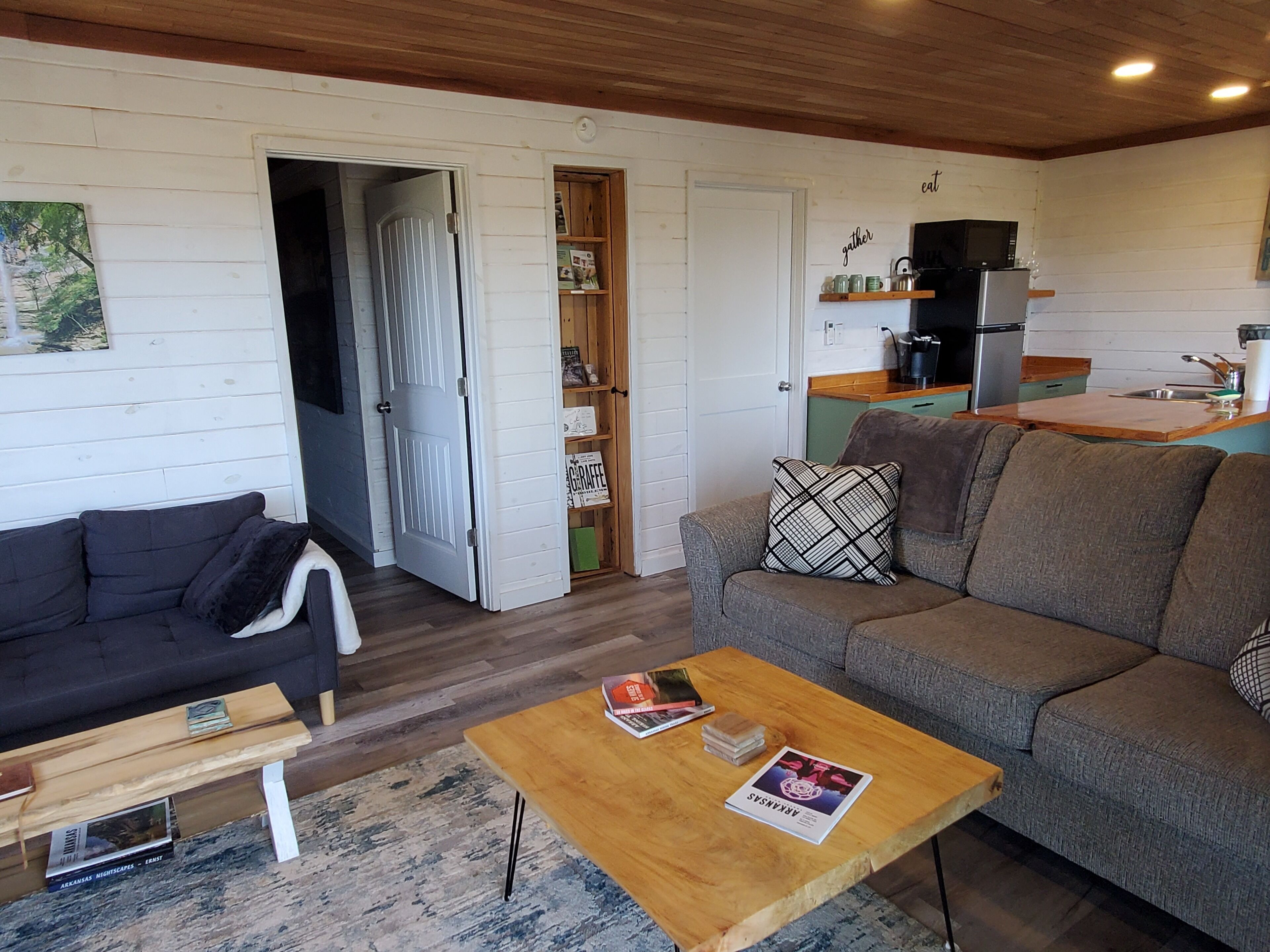 Ultimate Hikers and Bikers Pit Stop to Clean up and Wind Down (no cleaning fee)