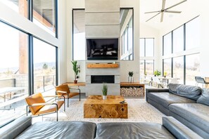 Smart TV, fireplace, DVD player, table football