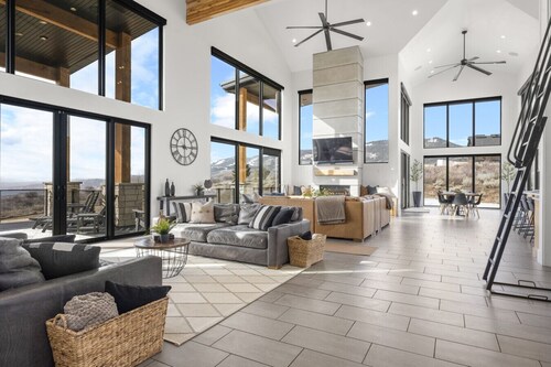 Skybridge Bear Lake Sleeps 61-75 with condo add-on