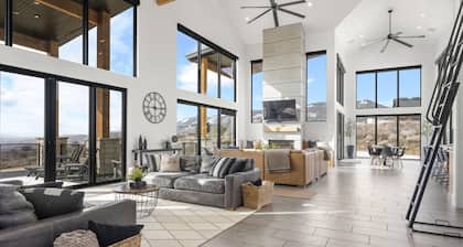 Skybridge Bear Lake Sleeps 61-75 with condo add-on