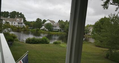 Sea Colony West Gorgeous Lakeview Hideaway