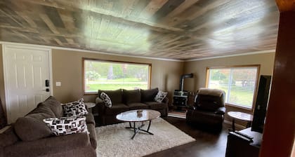 Cozy 2 bedroom house on 1.5 acres