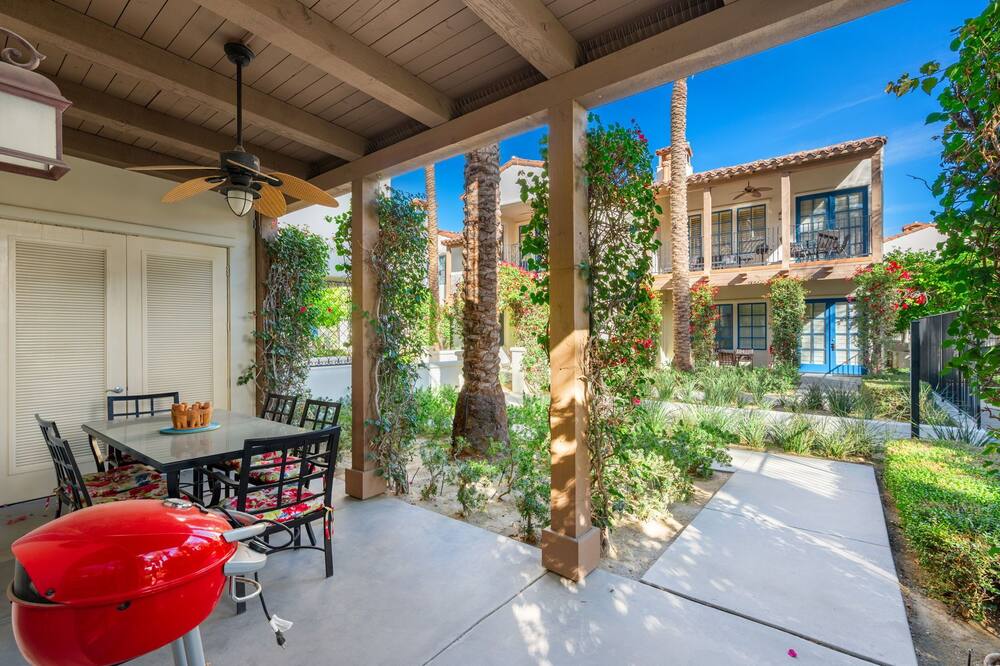 LEGACY VILLAS Centrally Located at the Main Pools! #260276