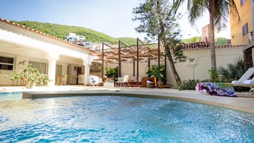 Outdoor pool, pool loungers