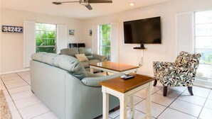 Unclassified image, 4 of 16, button - Crescent Street 1138 A, 2 Bedrooms, Pool, Walk to the Beach (Siesta Key)