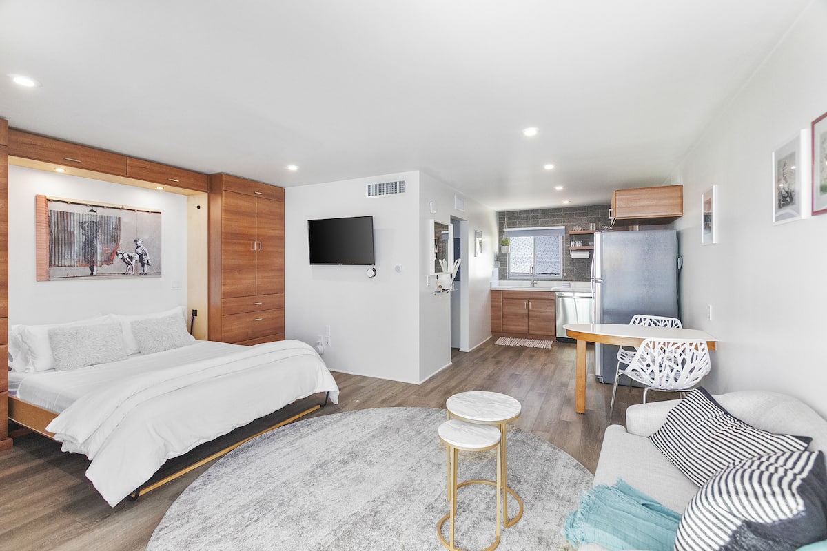 Luxury Studio Suite | Egyptian cotton sheets, premium bedding, memory foam beds