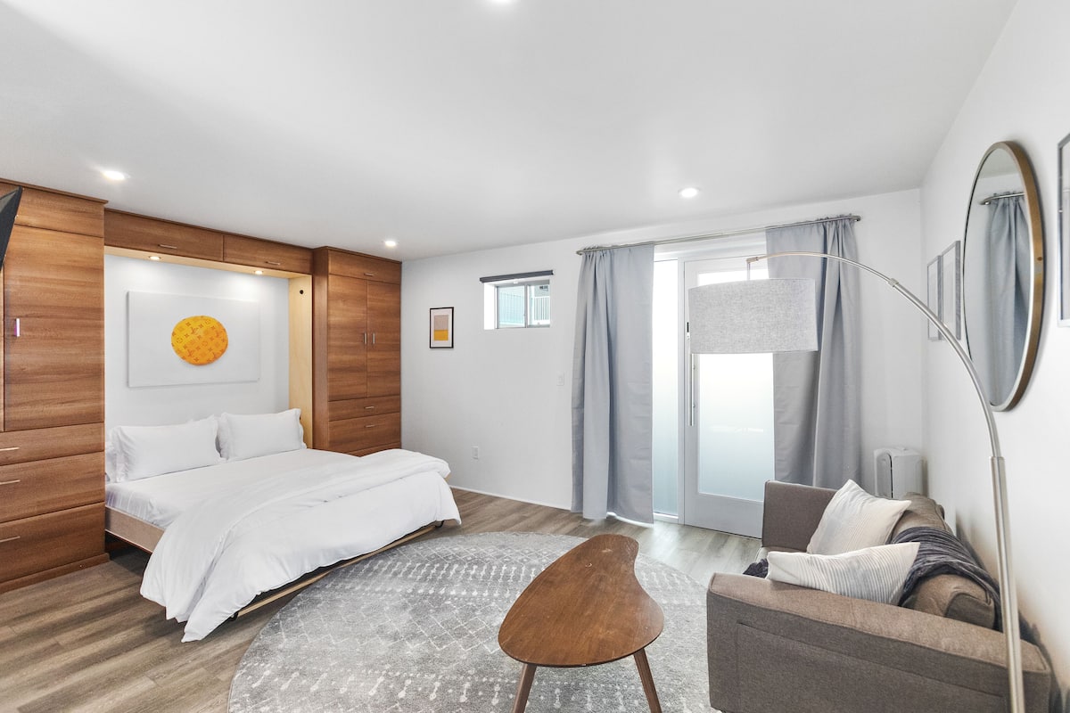 Luxury Studio Suite | Egyptian cotton sheets, premium bedding, memory foam beds