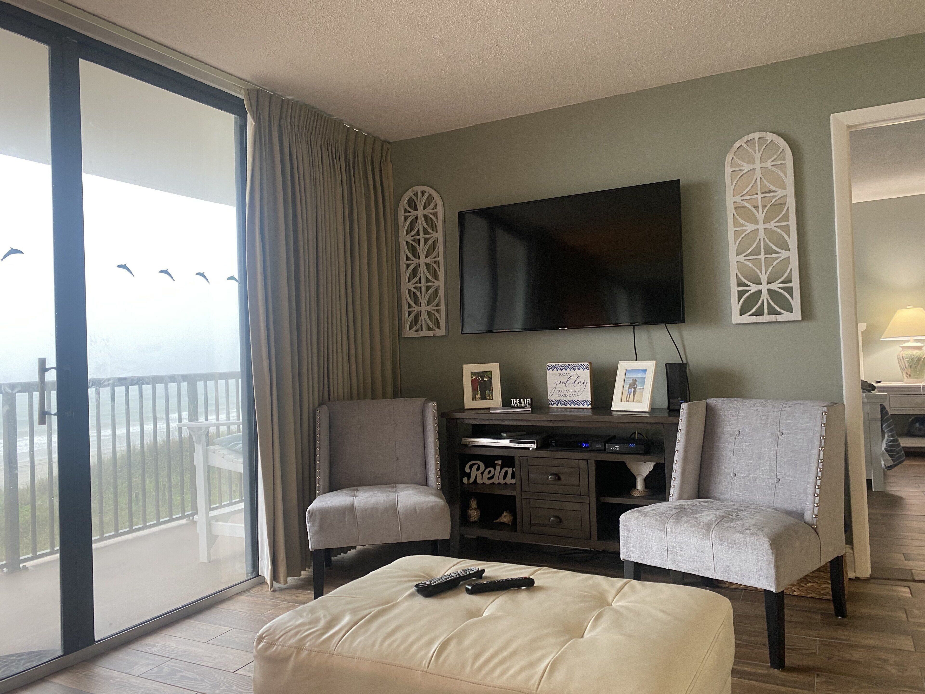 Ocean Front Condo. 3 bed and 2 bath on the 2nd floor